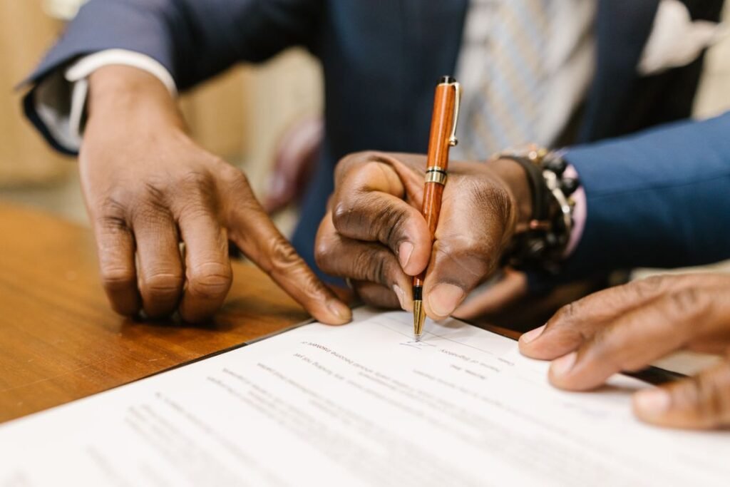 Employee signing the handbook acknowledgment form